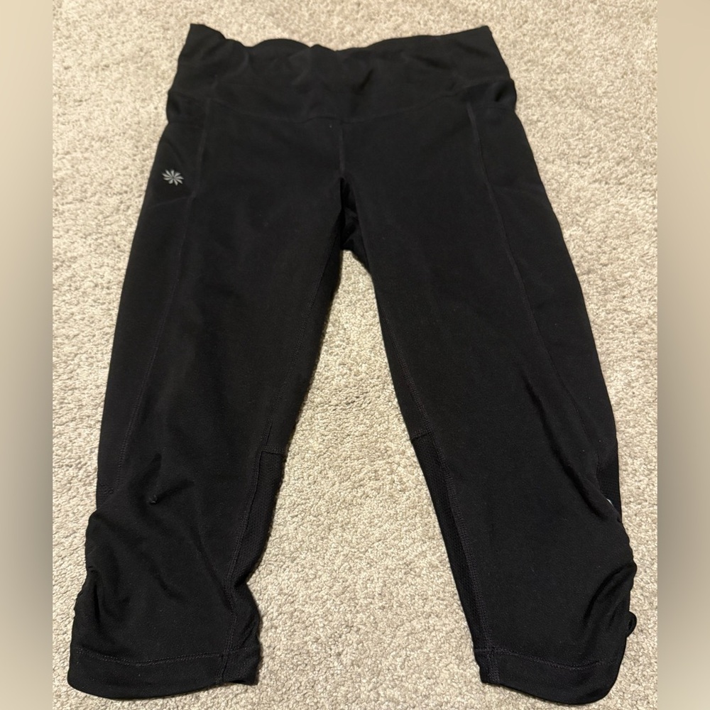 Athleta Chaturanga Leggings XSmall Capri Side Pockets Black Reflective